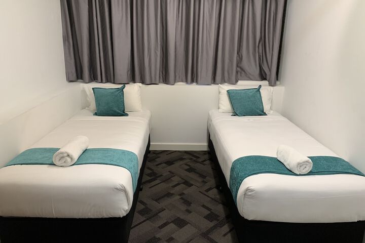 Room 5 of 60