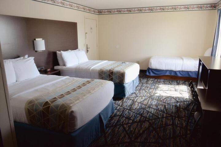 Quadruple 2 Double Beds (5 of 7)