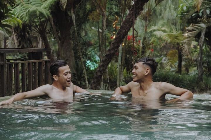 Pool 119 of 188
