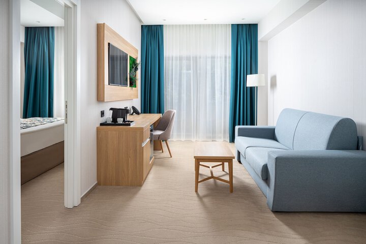Room 5 of 28