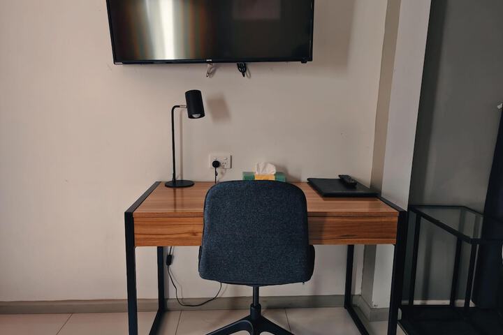 Room 11 of 40
