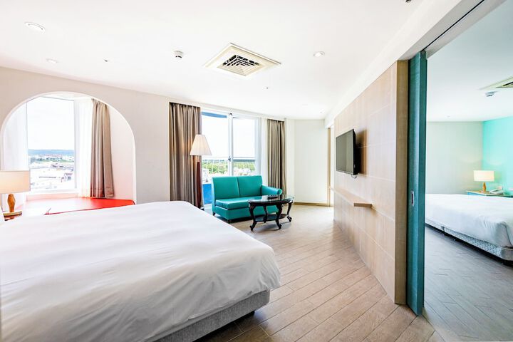 Room 36 of 95
