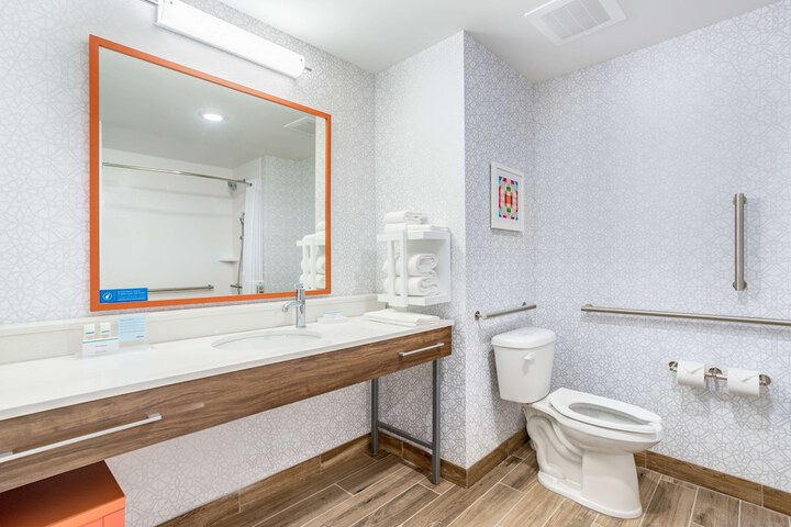 Bathroom shower
