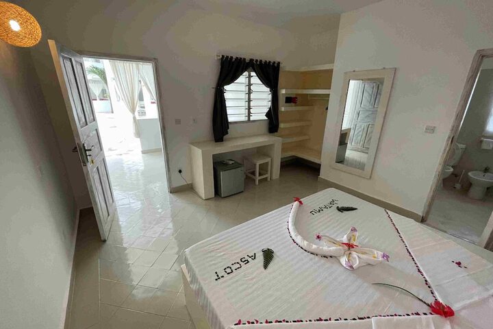 Room 3 of 97