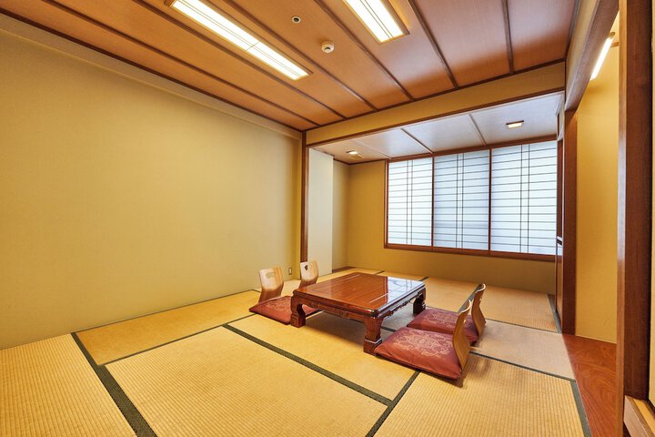 Room 18 of 97