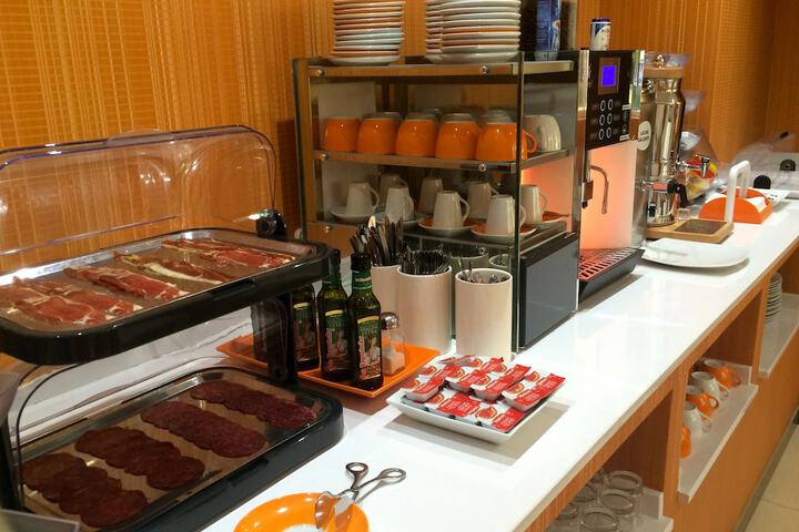 Breakfast/Coffee Service 55 of 60