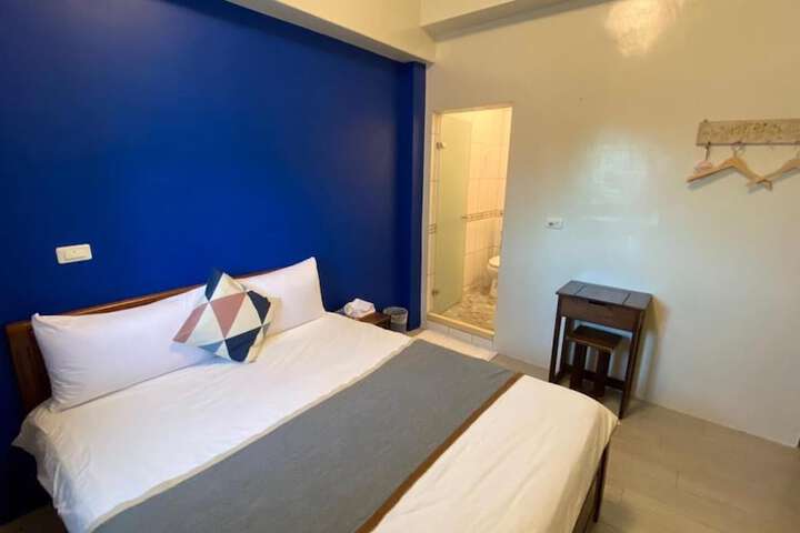 Room 9 of 36