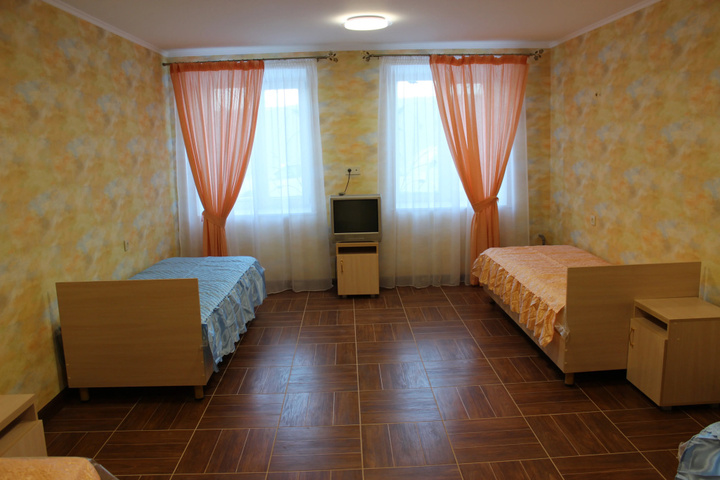 Room 4 of 16