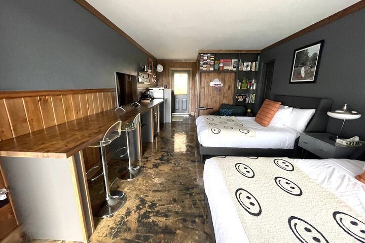 Room 17 of 37