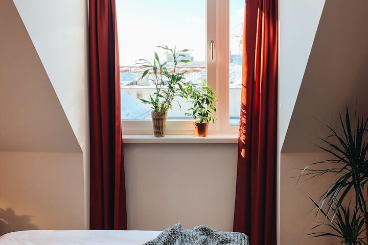 Room 84 of 131