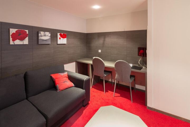 Room 28 of 52