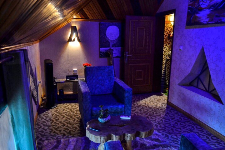 Room 19 of 42