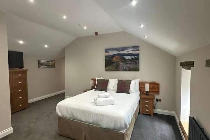 Room 8 of 27