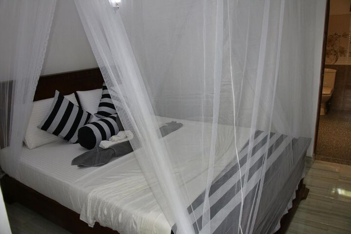 Room 7 of 49