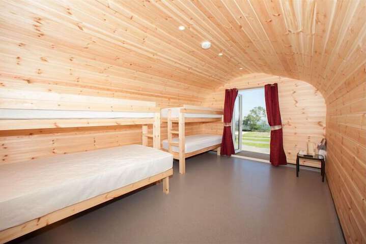 Room 6 of 18
