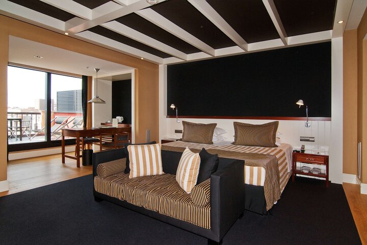 Room 10 of 94