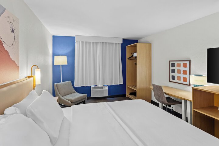 Room 4 of 30