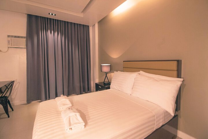 Room 8 of 30