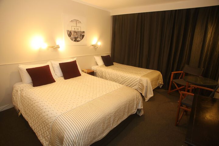 Room 15 of 32