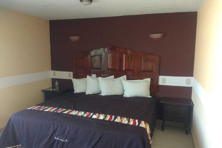 Room 11 of 36