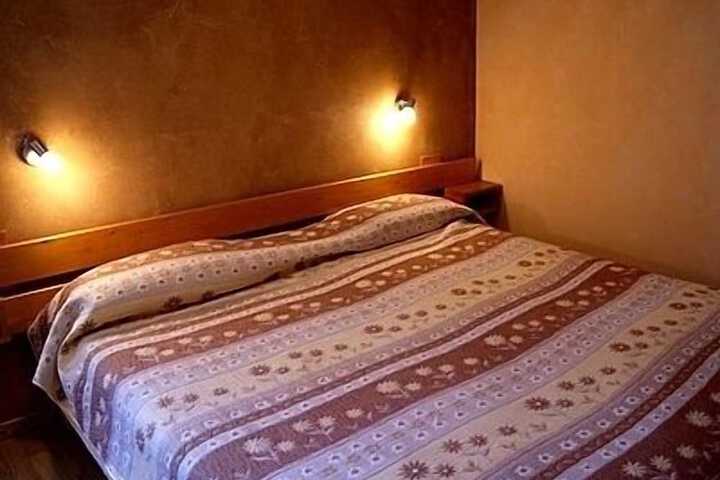 Room 3 of 11