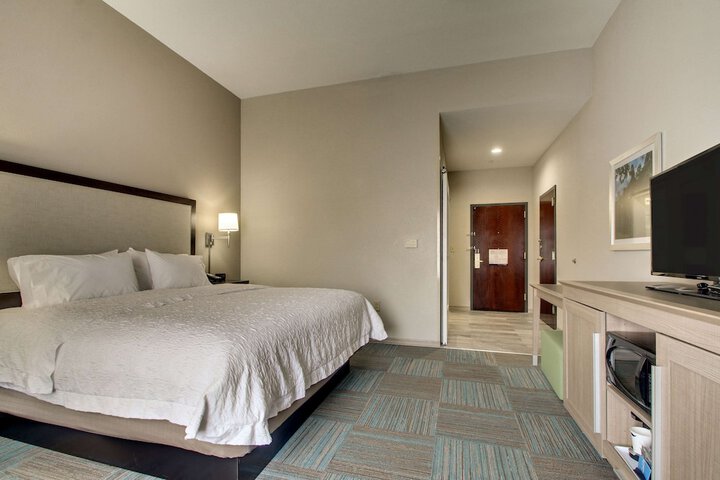 Room 27 of 53