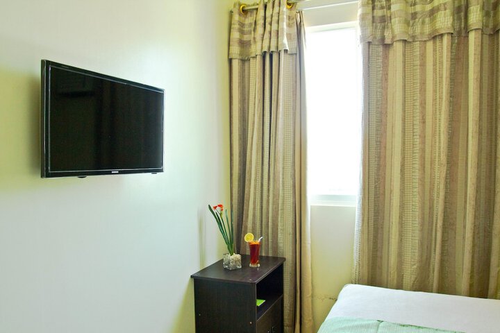 Room 16 of 40