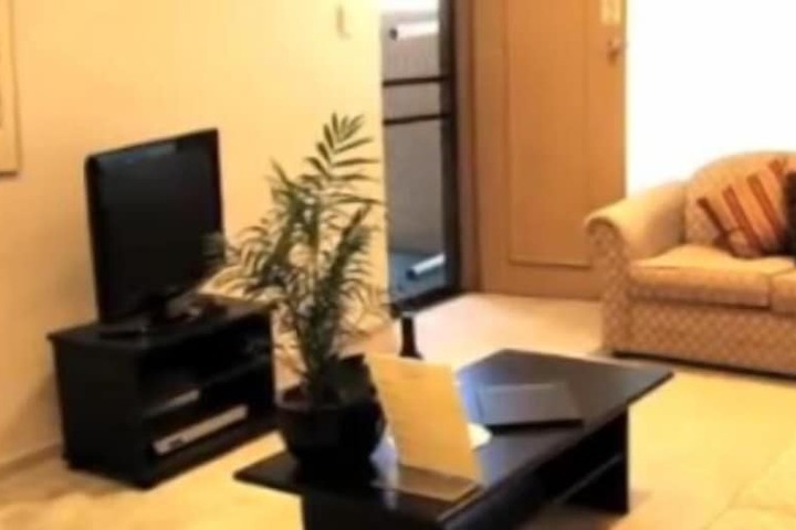Room 12 of 19