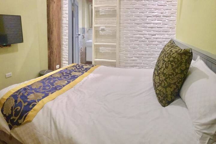 Room 2 of 45