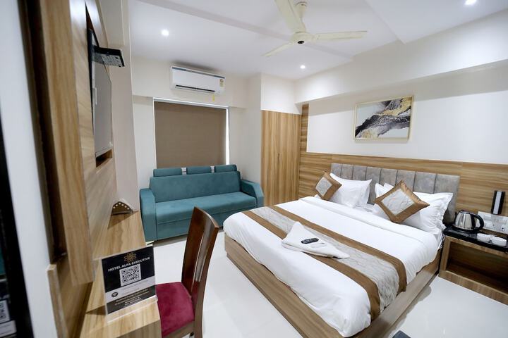 Room 3 of 30