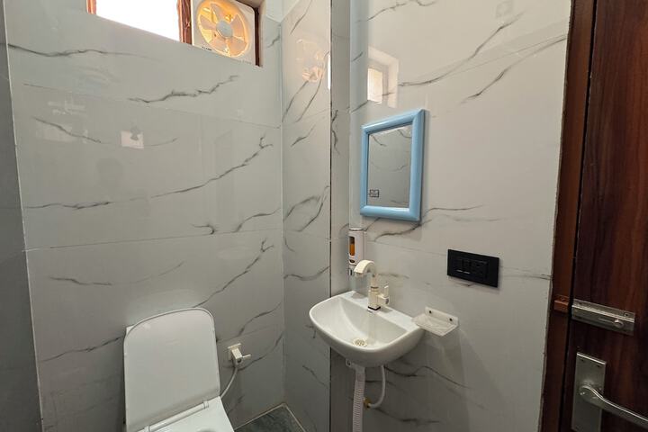 Room 19 of 25