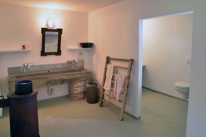 Room 4 of 24