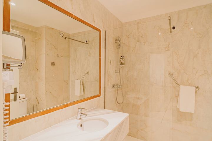 Clean Restrooms