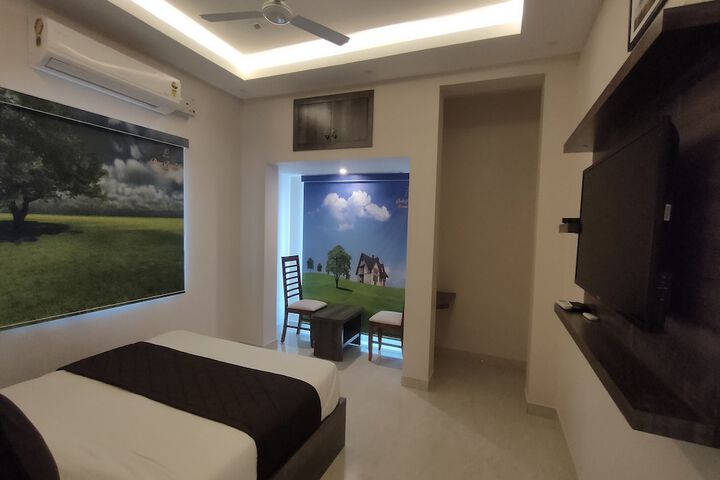 Room 3 of 17