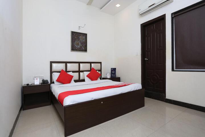 Room 2 of 7