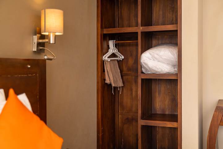 Room 25 of 114
