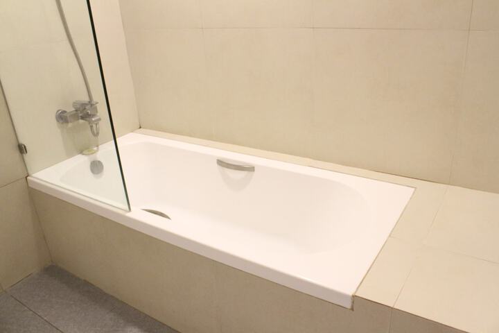 Hot Tub 67 of 159