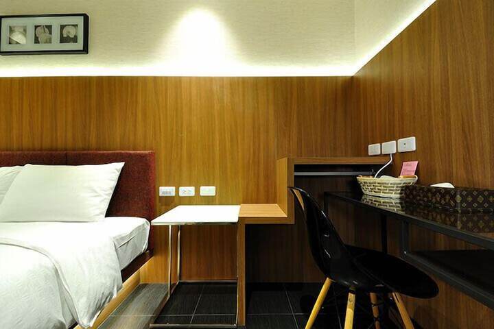 Room 6 of 59