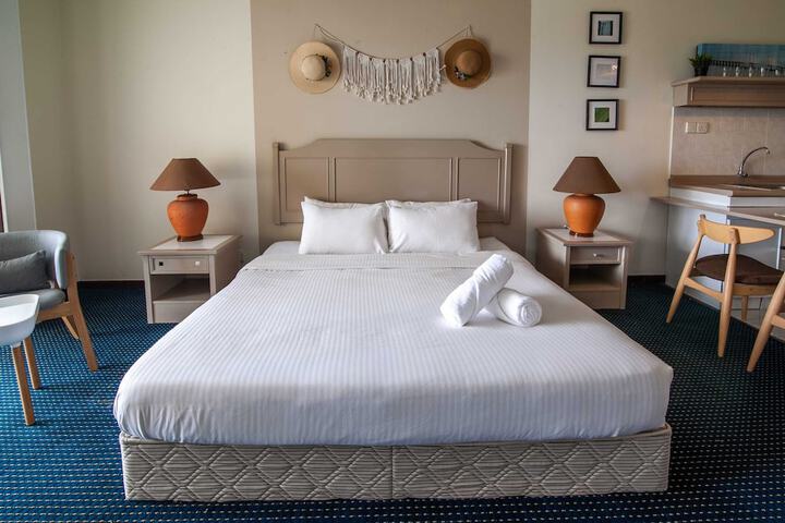 Room 38 of 650