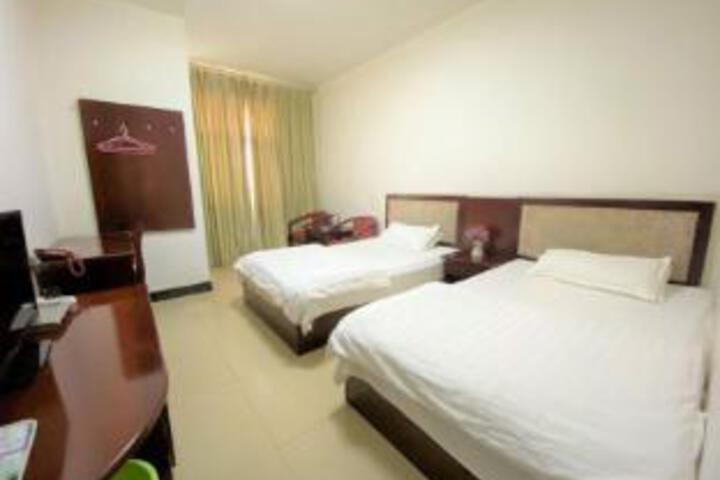 Room 6 of 6