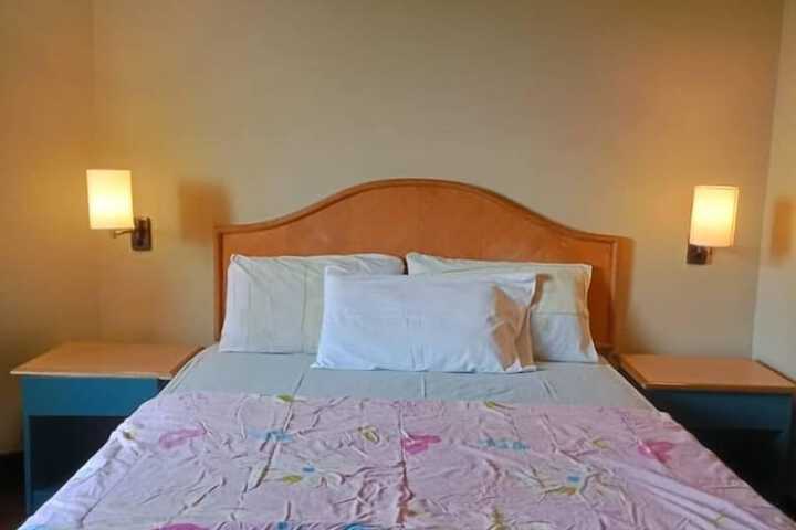 Room 28 of 86