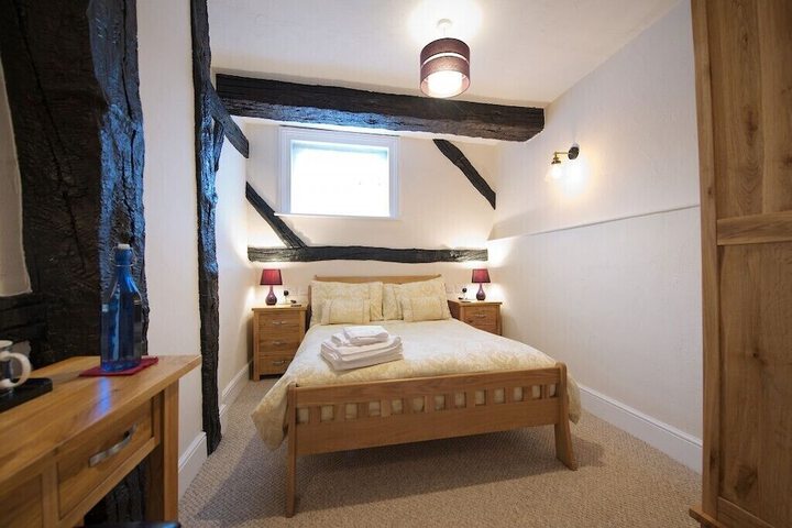 Room 15 of 26