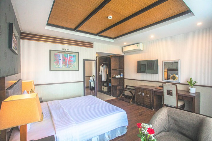 Room 6 of 56