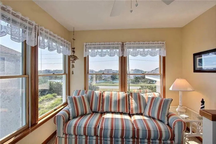 Image of Surfs Inn #35 5 6 Br Home