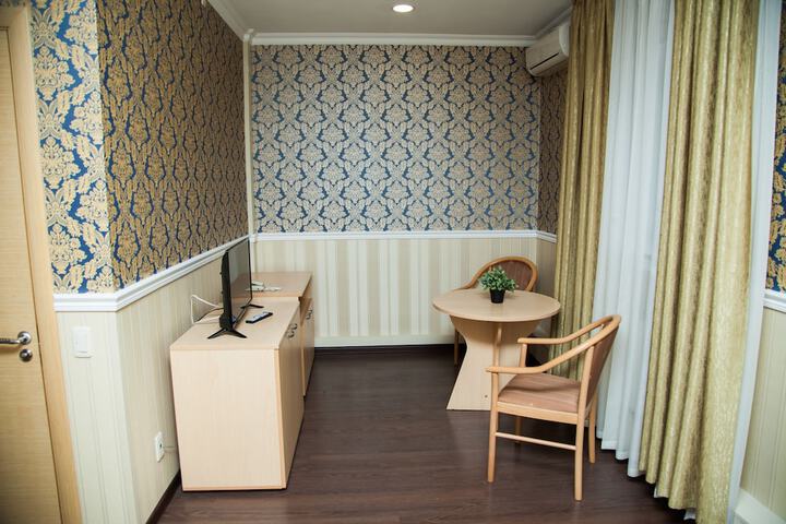 Room 14 of 77