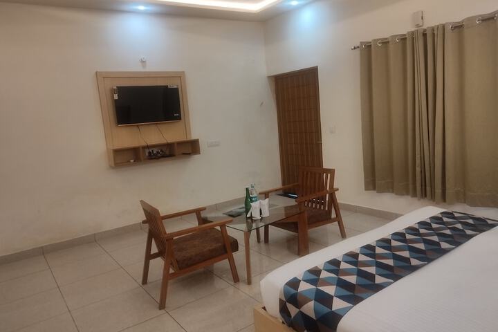 Room 4 of 42
