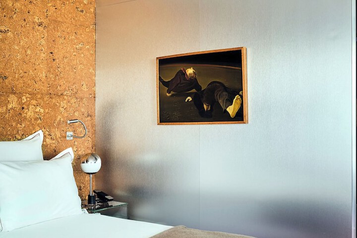 Room 17 of 46