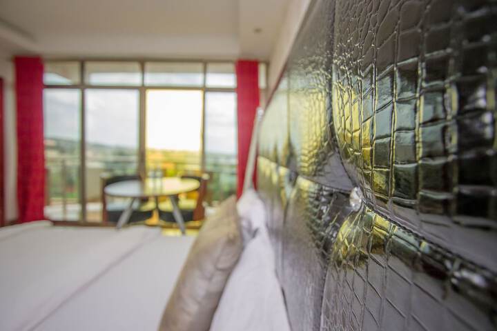 Room 16 of 40