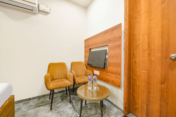 Room 12 of 22