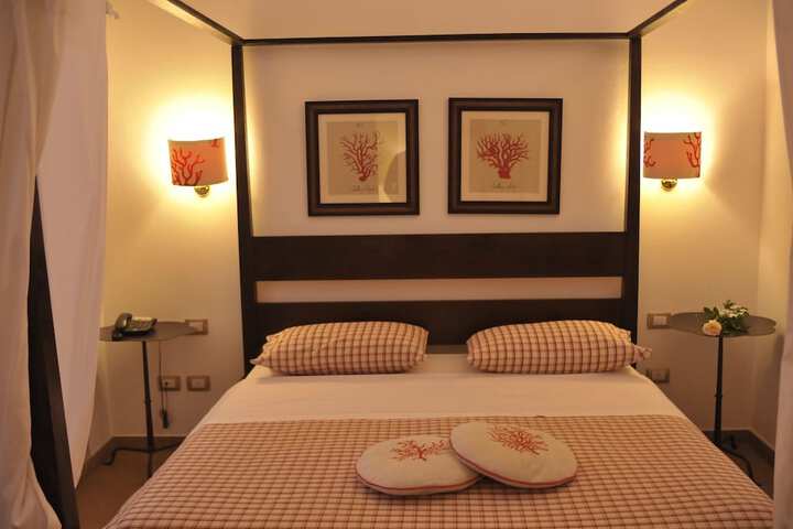 Room 4 of 31